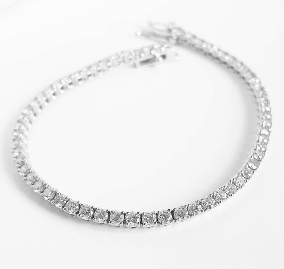 Tennis bracelet